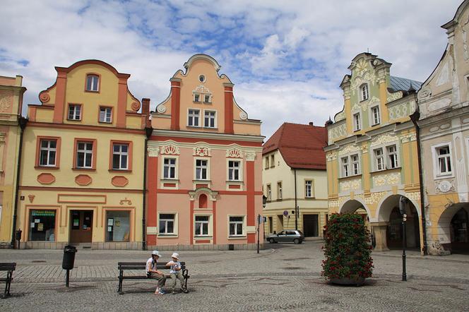 Spłonęły trzy kamienice w Rynku Lądka Zdrój