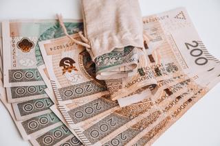 Polacy zarabiają najwięcej w historii! Pękła kolejna bariera, w tych miastach płacą najlepiej! 