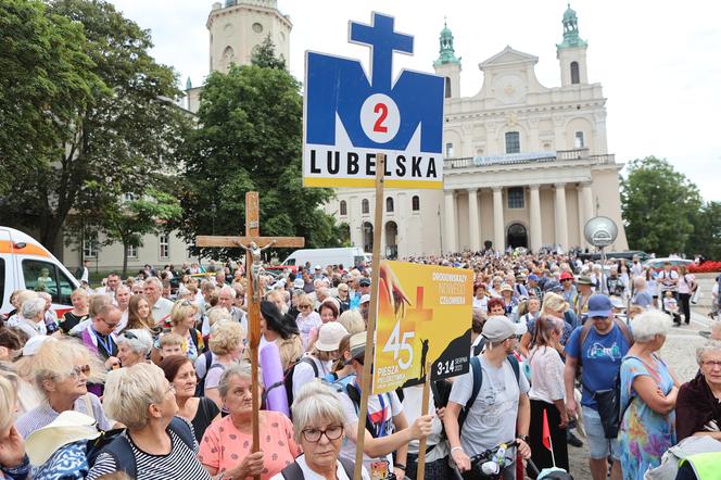 Pątnicy ruszyli na szlak! Z Lublina wyruszyła Lubelska Piesza Pielgrzymka na Jasną Górę 2023