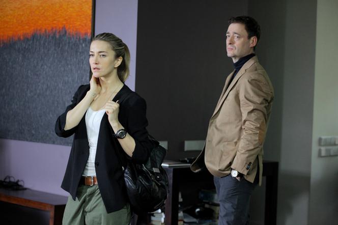 Na krawędzi 2 sezon odc. 1. Lena Korcz (Kamilla Baar), Jacek Rozenek