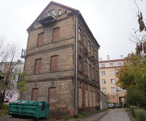 Opuszczona zabytkowa kamienica przy ul. Sienkiewicza w Białymstoku