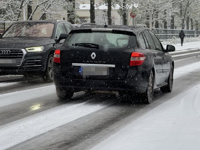 Śnieżny armagedon w Warszawie. Pierwszy atak zimy sparaliżował stolicę. Ogłoszono akcję ALFA