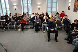 Debata młodzieży odbyła się w ramach kampanii profilaktycznej „Widzę – Rozmawiam – Reaguję”