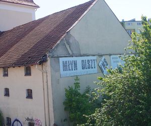 Ten wyjątkowy zabytek w Olsztynie ma ponad 100 lat. Od wielu lat stoi i niszczeje