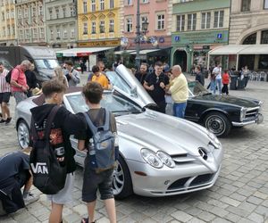 Parada zabytkowych samochodów