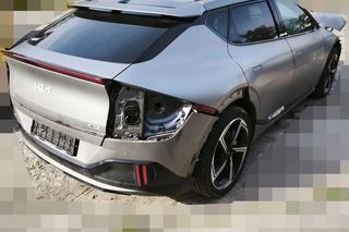 Podkarpacie. Luksusowe auta w rękach Straży Granicznej. Jedno miało trafić do Zjednoczonych Emiratów Arabskich [ZDJĘCIA].