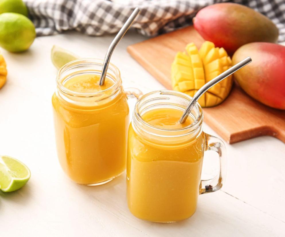 Orzeźwiający koktajl z mango to hit lata. Zrobisz go z 4 składników w 10 minut 