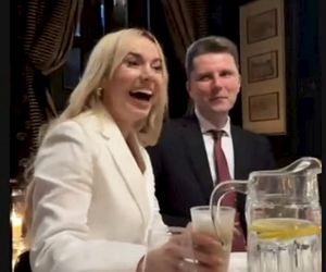 Pierwsza Komunia Święta córki Schreiberów. Marianna w towarzystwie nowego partnera