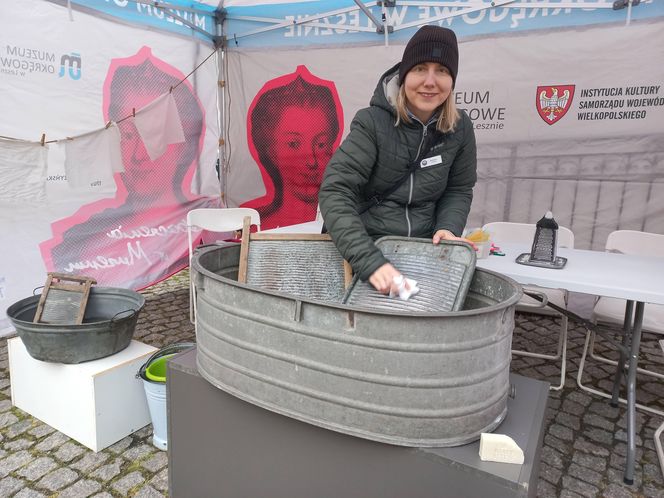 Trwa Noc Muzeów w Lesznie. Od wystawy o praniu i bieliźniarce, przez komiks po żużel
