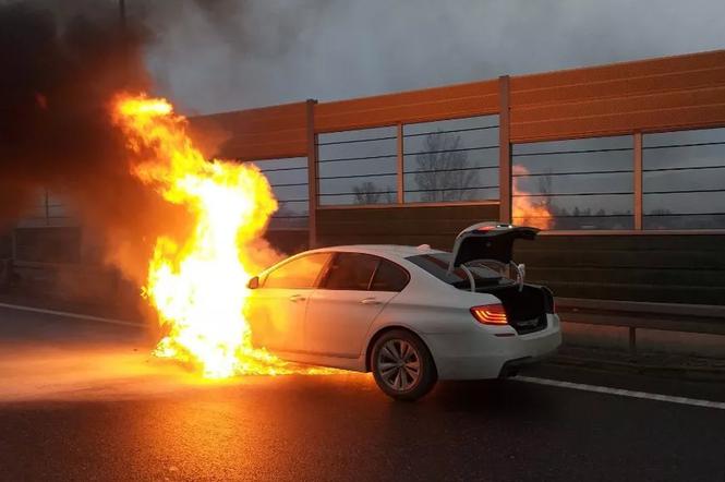 Płonące BMW 520d xDrive