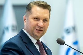 Przemysław Czarnek: „Jestem szczęśliwy, kiedy widzę psa uwiązanego na łańcuchu”. Lawina krytyki w sieci