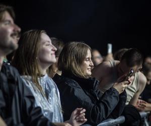 Tłumy na piątkowych koncertach podczas OFF Festivalu