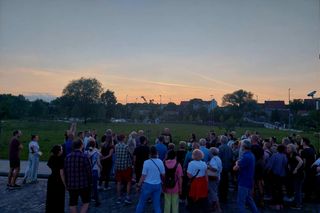 Magiczna Noc Świętojańska w Starym Fordonie. Spacer pod gwiazdami przyciągnął bydgoszczan i turystów