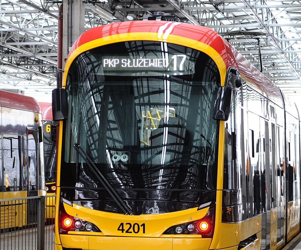 Poważne utrudnienia w centrum Warszawy. Kolizja tramwajów sparaliżowała ruch na al. Niepodległości