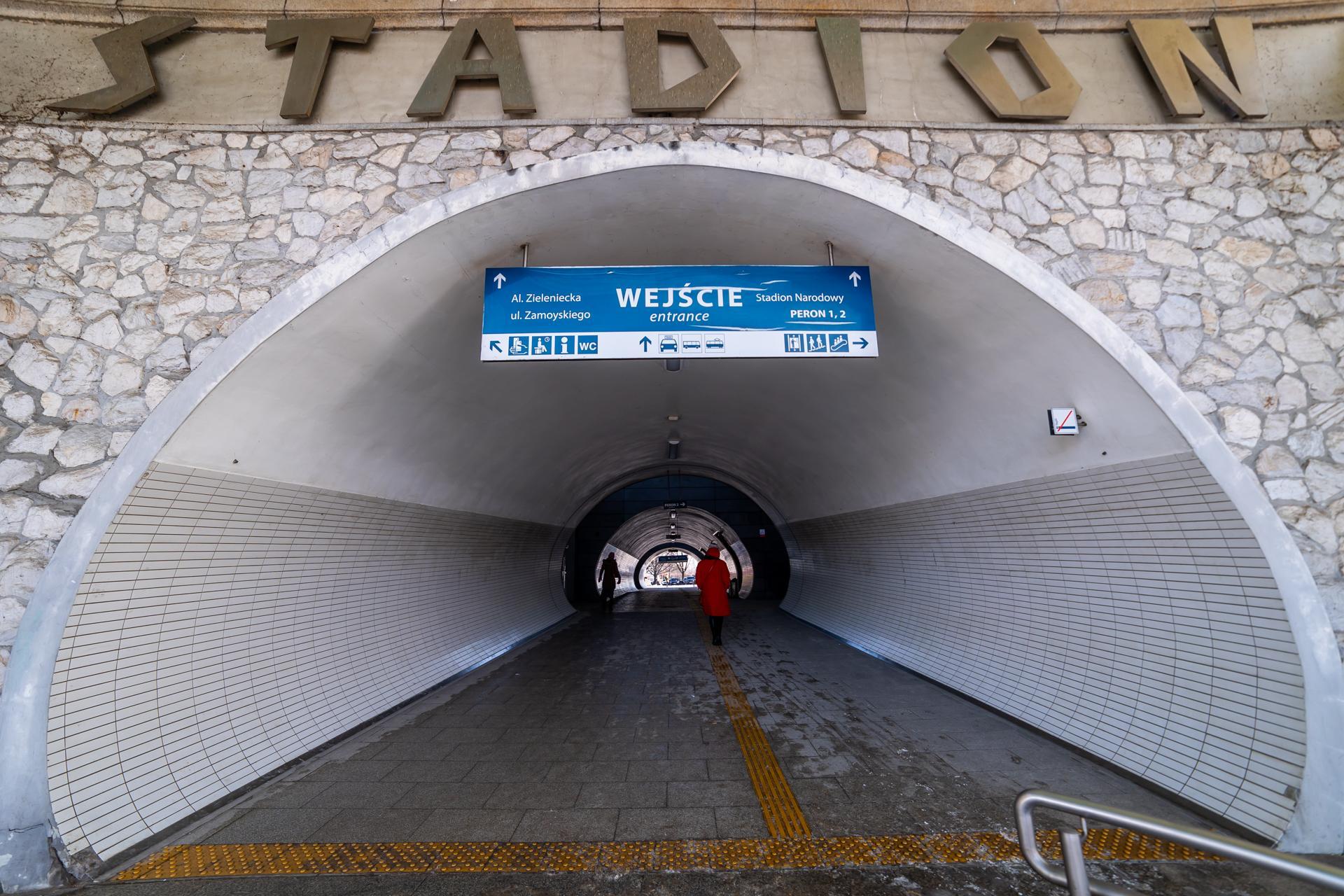 Warszawskie stacje kolejowe - zdjęcia. Zobacz najpiękniejsze z nich! Ochota, Powiśle, Międzylesie i inne - oto perły wśród dworców i peronów