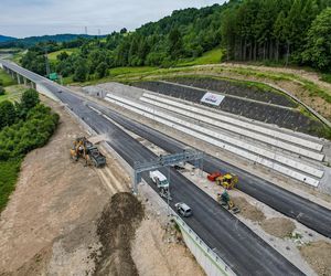 Tak wygląda obecnie budowa S1 Przybędza Milówka. Powstaną tu ogromne estakady, dwa tunele i centrum zarządzania ruchem