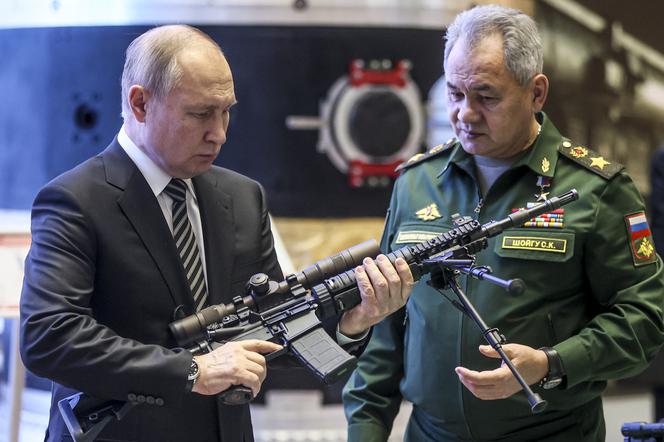 Najważniejszy generał Putina ZNIKNĄŁ! Co się stało z Siergiejem Szojgu? Choruje, czy planuje pucz?