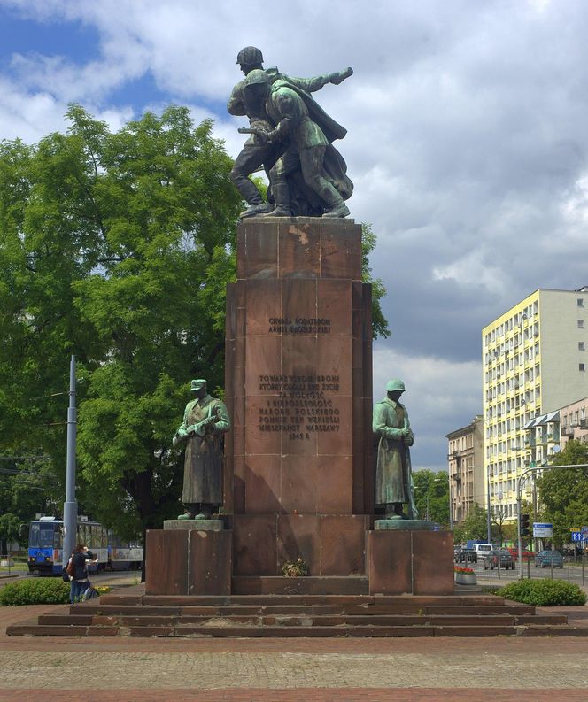 Te pomniki były symbolami stolicy.  Dziś już nie istnieją