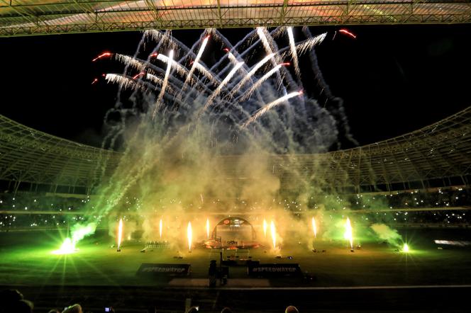 Fajerwerki od firmy Thunder sprawdzają się na imprezach sportowych - przykładem pokaz z Motoareny