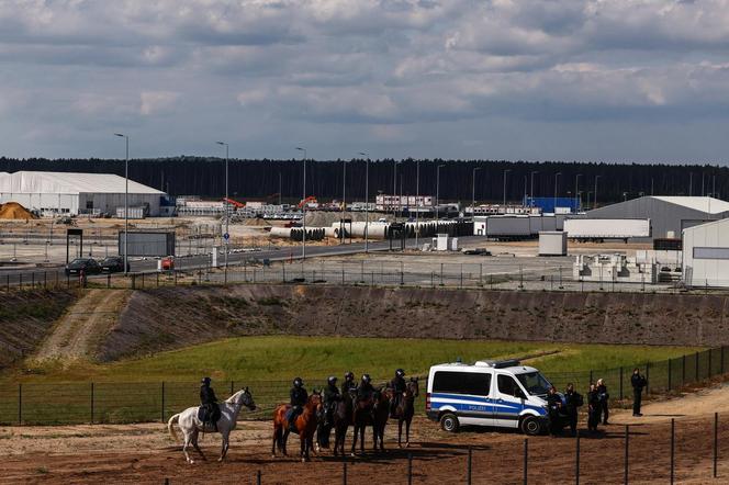 Protest przeciw planowanej rozbudowie fabryki Tesli pod Berlinem 