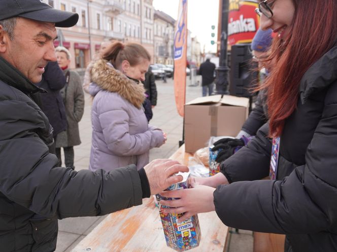 33. Finał Wielkiej Orkiestry Świątecznej Pomocy. Dziennikarze Radia ESKA rozgrzewają Tarnów pysznym żurkiem!