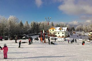 Otwarcie stoku narciarskiego w Beskidach. Rusza już w sobotę, jako pierwszy w Polsce