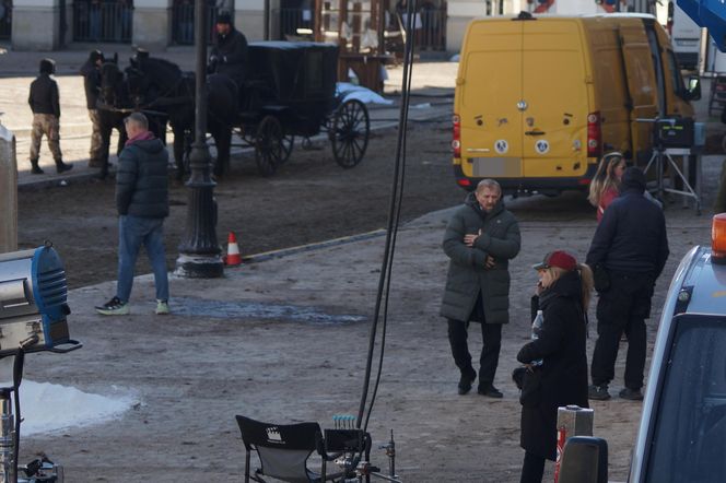 Gwiazdy marzną na planie "Lalki"