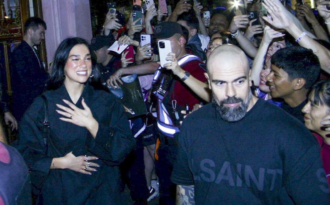 Krzysztof Stanowski i Dua Lipa na meczu Coca - River