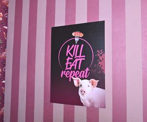 Reporterzy Super Expressu zamienili się w świnie. To pierwsze takie miejsce w Polsce. Nietypowy escape room w Warszawie