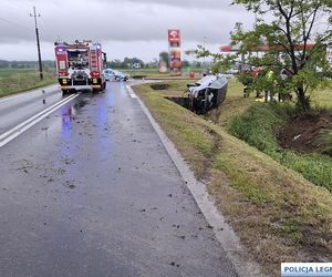 Pijany Ukrainiec dachował pod Legnicą. Spanikował na widok policji  