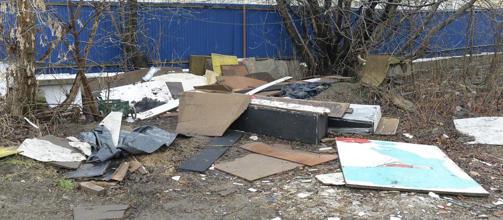 Nielegalne śmieci zawaliły Białołękę