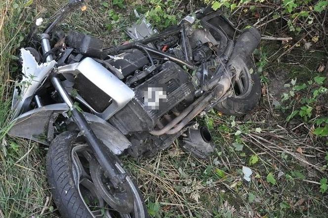 MAKABRYCZNY WYPADEK! Motocykl wypadł z drogi. 37-latek zginął na miejscu
