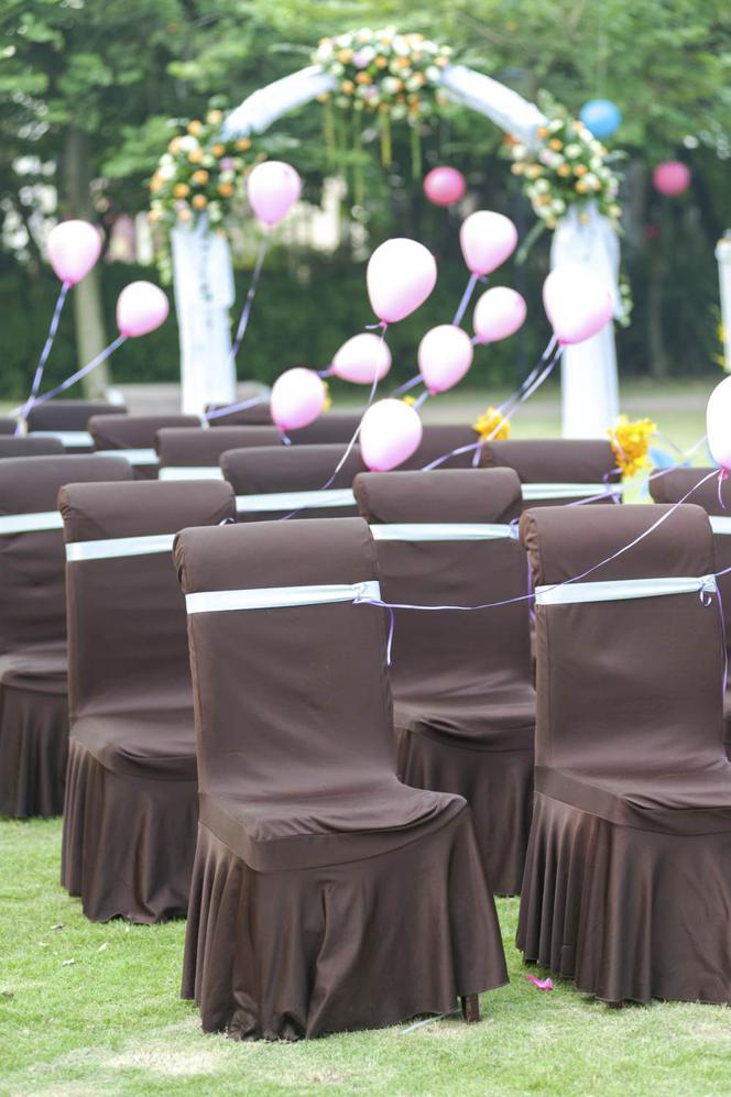 DEKORACJE ŚLUBNE:pomysły na wesele w ogrodzie