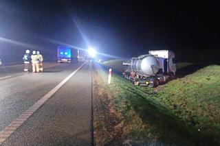 Wypadek na S12 w woj. lubelskim. Zderzyły się dwie osobówki i cysterna