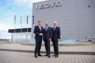 Nowe fotele dla LOT: polska fabryka Recaro zapewni komfort pasażerom