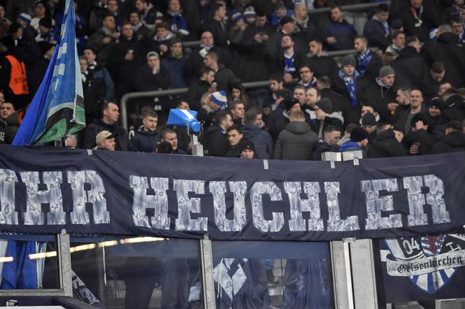 Kibice Schalke podczas meczu z Bayernem