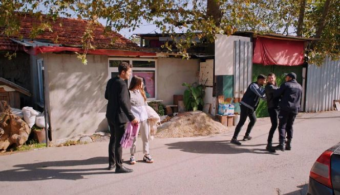 Miłość i nadzieja, odcinek 302. Ege, Zeynep, Cihan