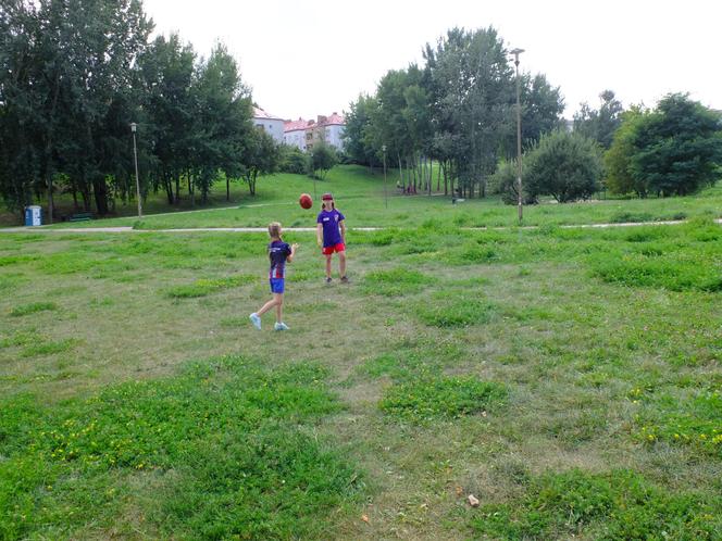 Akademia Rugby Lublin zachęca do gry w rugby. W mieście można znaleźć mnóstwo jajowatych piłek