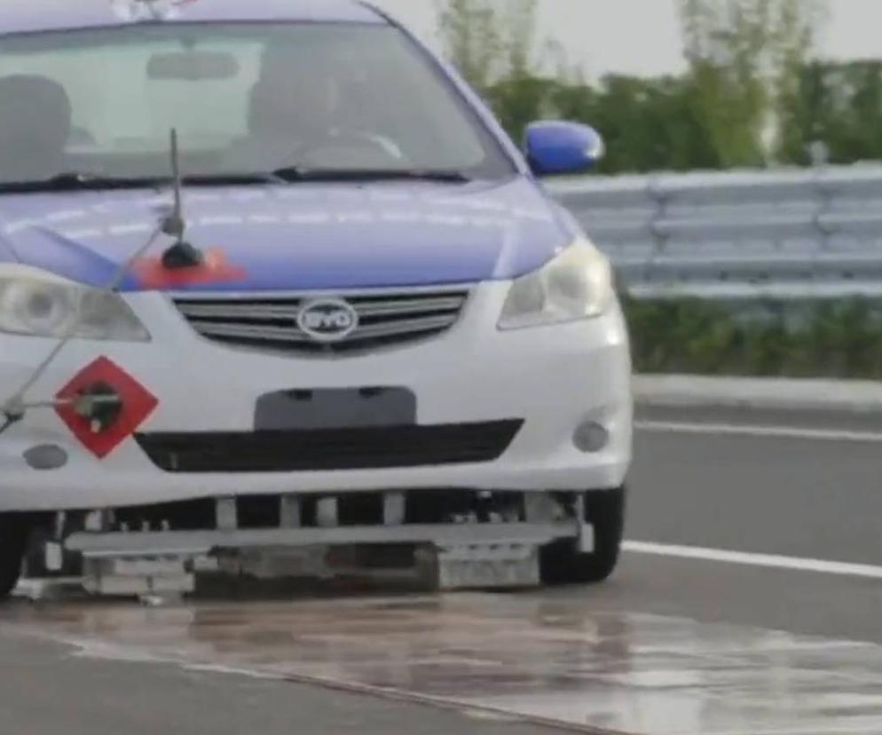 Chiny testują lewitujące samochody. Jak to działa i czy ma szansę się sprawdzić?