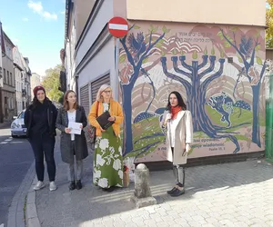 ​Mamy nowy mural w Lesznie. Powstał w dawnej dzielnicy żydowskiej [FOTO]