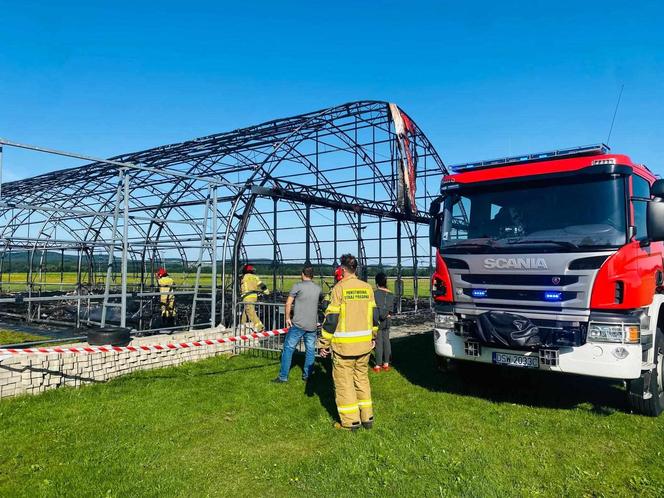 Hangar z samolotami doszczętnie spłonął