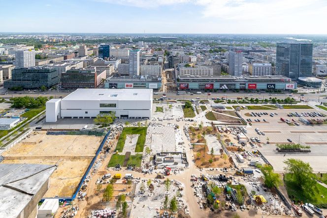 Plac Centralny i Muzeum Sztuki Nowoczesnej w 2025 r.