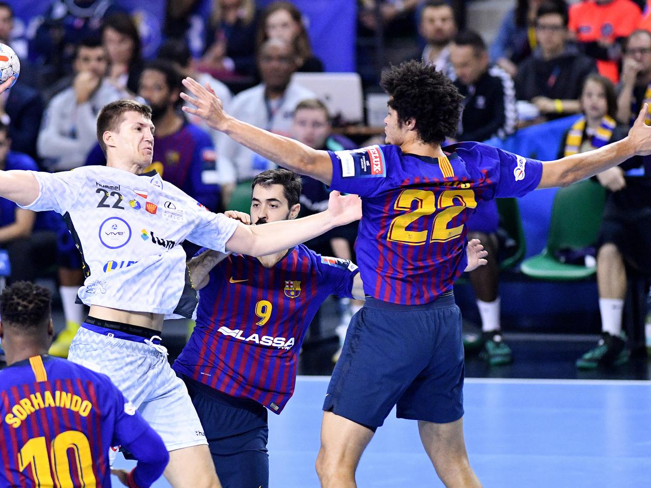 LM piłkarzy ręcznych: Barca lepsza od PGE VIVE, Wisła Płock o krok od awansu