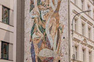 Ogromna mozaika na ścianie łódzkiej kamienicy