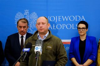 Co się dzieje z rzekami w Małopolsce? Sztab kryzysowy bada czemu wody są zielone, czerwone, żółte i niebieskie