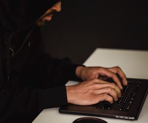 Sprzedawał kapsułki i... wypał kasę swoich klientów