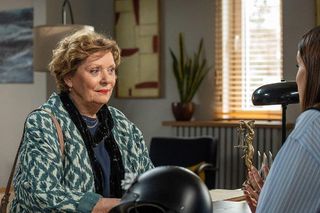 Koniec Barw szczęścia. Okradziona Józefina zwróci się po pomoc do Natalii. Tylko ona może uratować Rawiczową w ostatnim 3202 odcinku - ZDJĘCIA