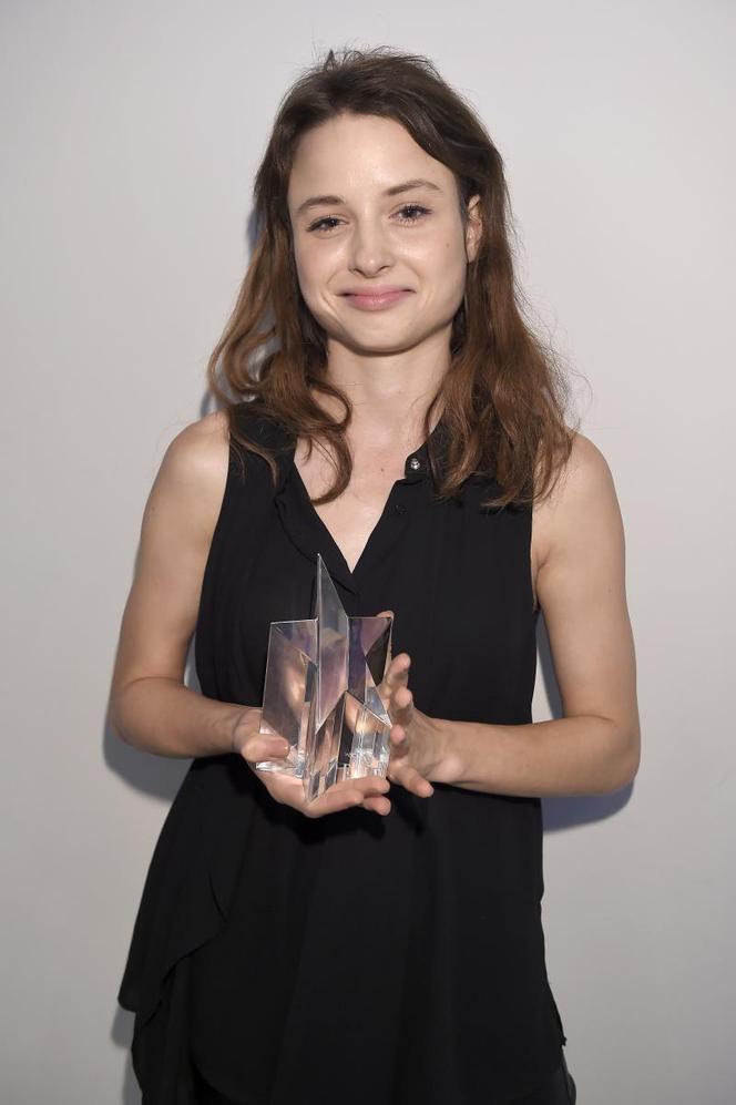 Za rolę Kamy otrzymała nagrodę “Wschodząca Gwiazda Elle” podczas 39. Festiwalu Filmowego w Gdyni.