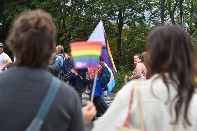 VI Toruński Marsz Równości. Przeciwnicy modlili się w centrum