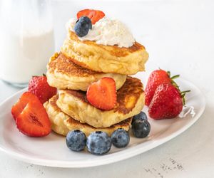 Dodaje ten jeden składnik do moich pancakesów. Wychodzą lekkie i puszyste